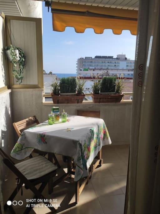Comfy Apartment In Salou Bagian luar foto
