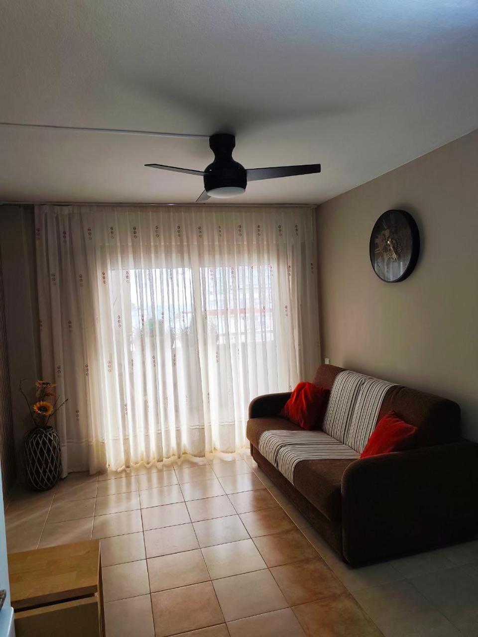 Comfy Apartment In Salou Bagian luar foto